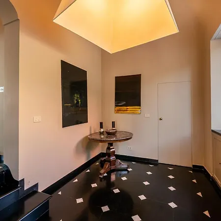 Cristina Luxury In ראפאלו